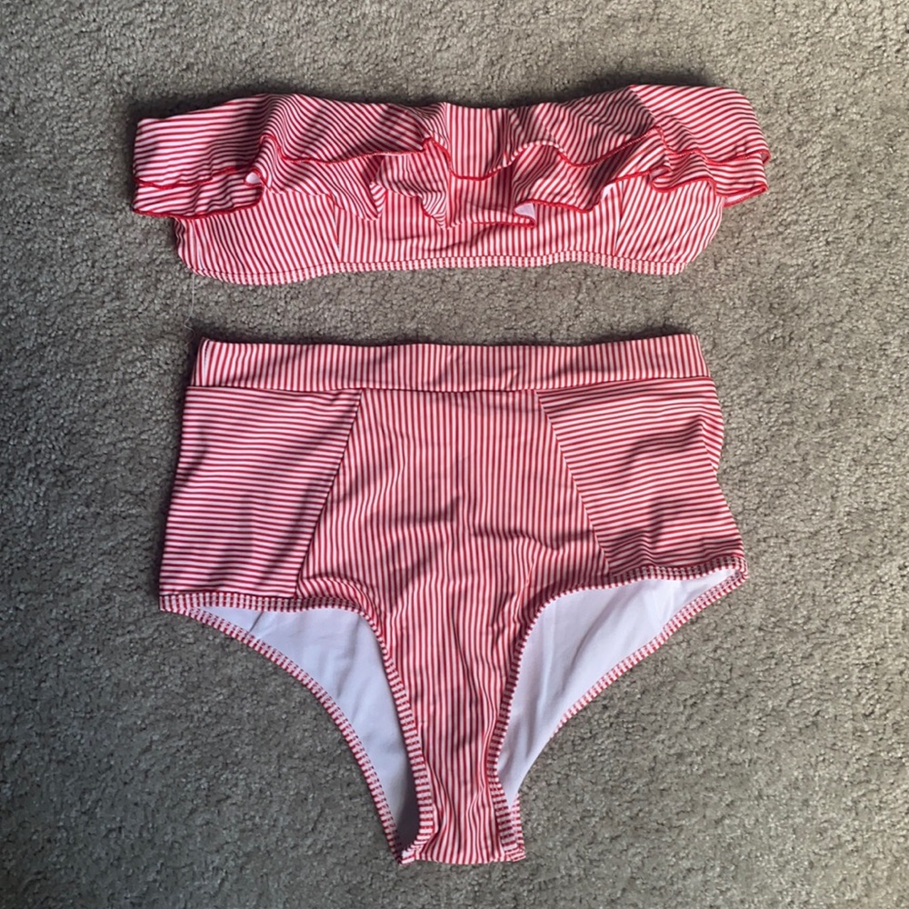 NWOT Ibiza vibe bandeau bikini size L red white